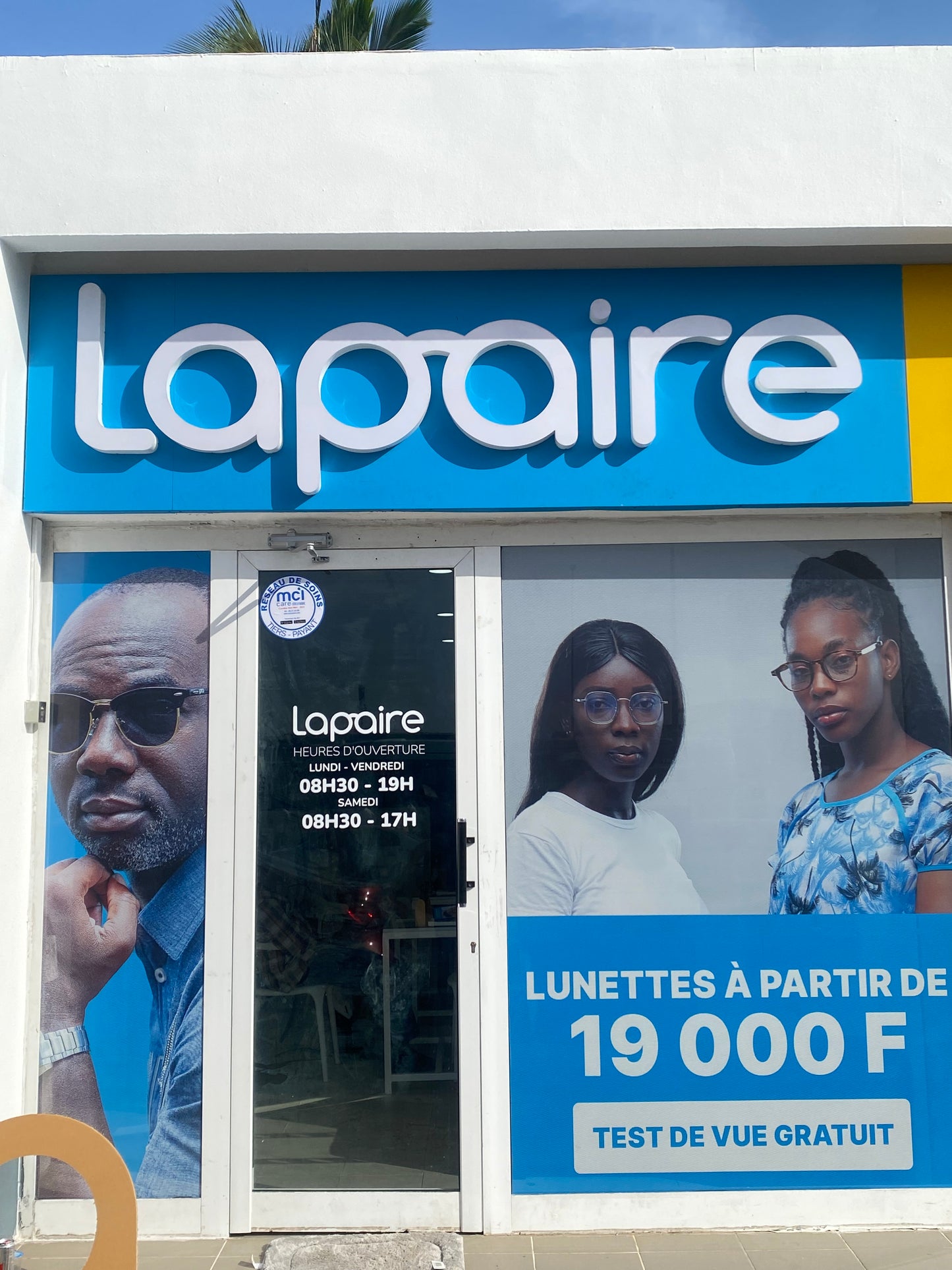 Agence Lapaire Treichville Côte d'Ivoire sur une station Shell