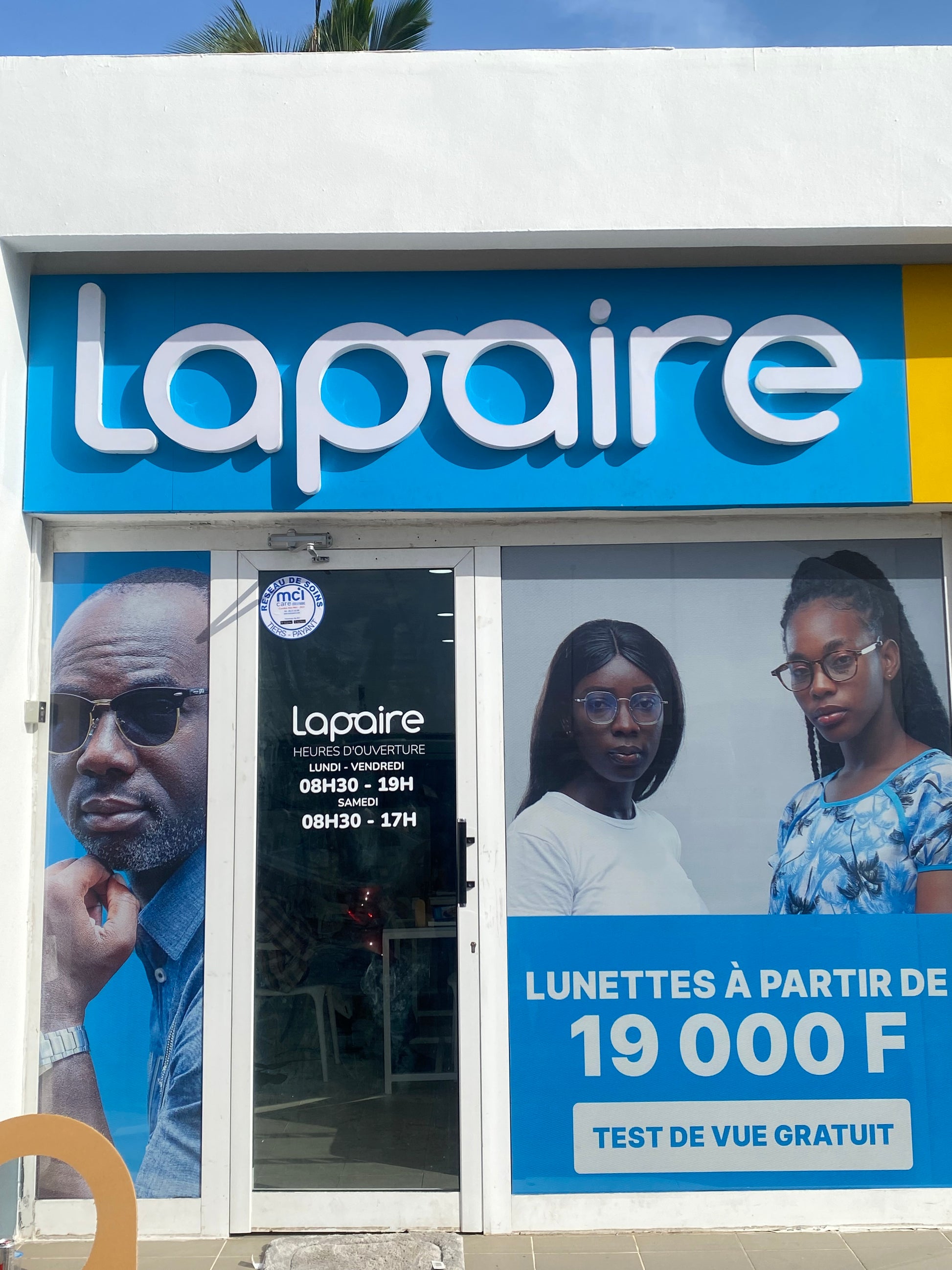 Agence Lapaire Treichville Côte d'Ivoire sur une station Shell